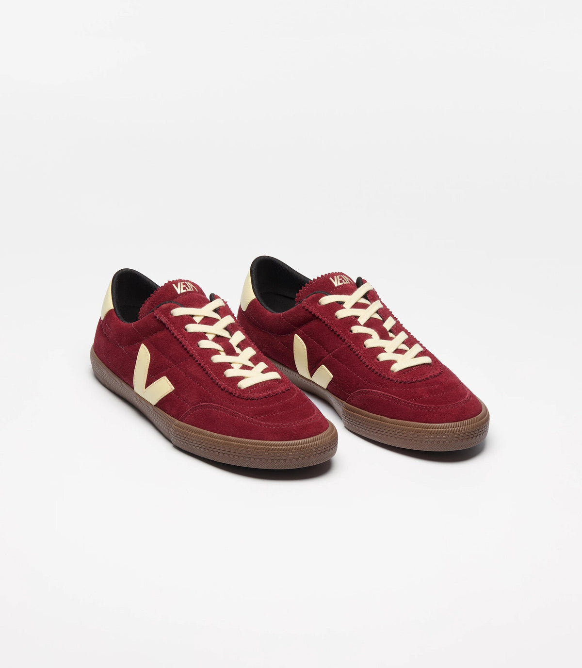 Veja Panenka Suede